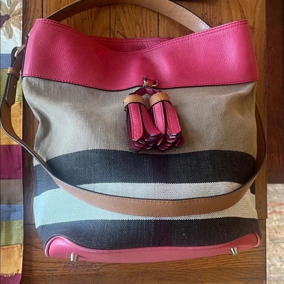 BURBERRY
Calfskin Canvas Ashby w/Tassel Hobo Tan and Black w/Coral Pink Accents - Picture 2 of 12